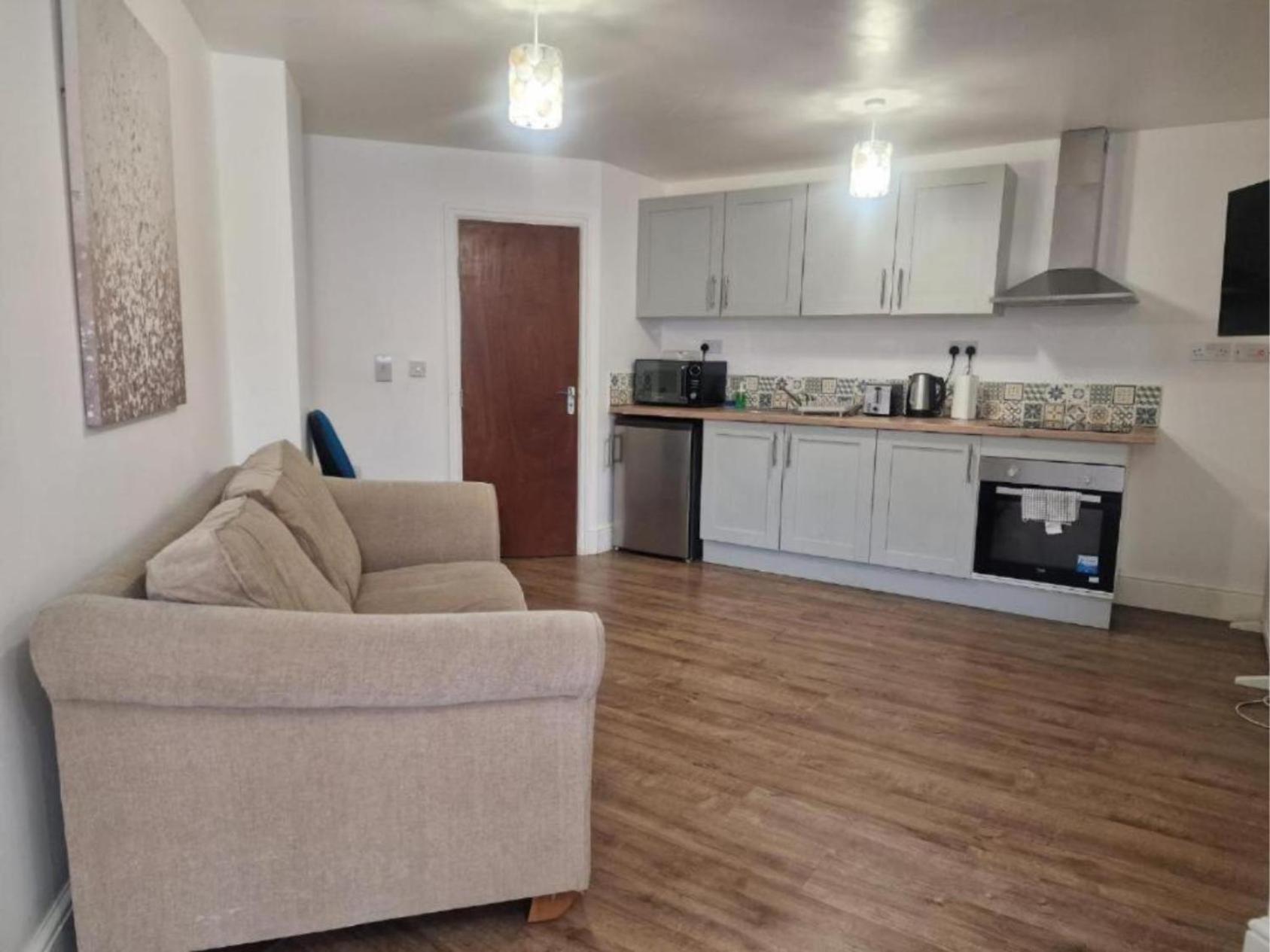 Central Suite, 3 Single Beds Bristol Exterior photo